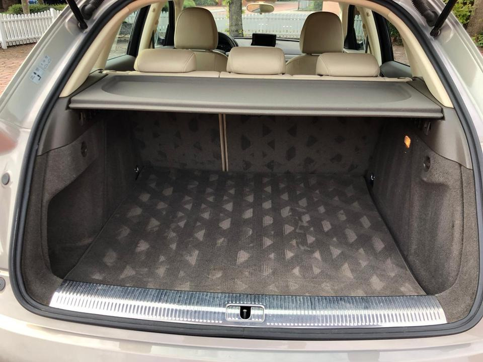 Audi Q3 TFSI + quattro + Autom. + ANK. + TÜV - Coche: foto 5 Audi Q3 TFSI + quattro + Autom. + ANK. + TÜV - Coche: foto 5