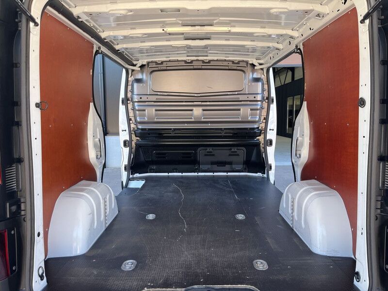 Furgoneta pequeña Renault Trafic 1.6 dCi E6 Comfort Lease €236 p/m, 2x Schuifdeur, Airco, PDC, Cruise controle, Onderhoudshistorie aanwezig: foto 16 Furgoneta pequeña Renault Trafic 1.6 dCi E6 Comfort Lease €236 p/m, 2x Schuifdeur, Airco, PDC, Cruise controle, Onderhoudshistorie aanwezig: foto 16