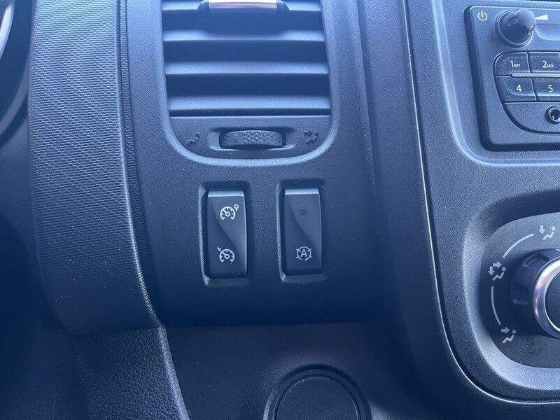 Furgoneta pequeña Renault Trafic 1.6 dCi E6 Comfort Lease €236 p/m, 2x Schuifdeur, Airco, PDC, Cruise controle, Onderhoudshistorie aanwezig: foto 11 Furgoneta pequeña Renault Trafic 1.6 dCi E6 Comfort Lease €236 p/m, 2x Schuifdeur, Airco, PDC, Cruise controle, Onderhoudshistorie aanwezig: foto 11