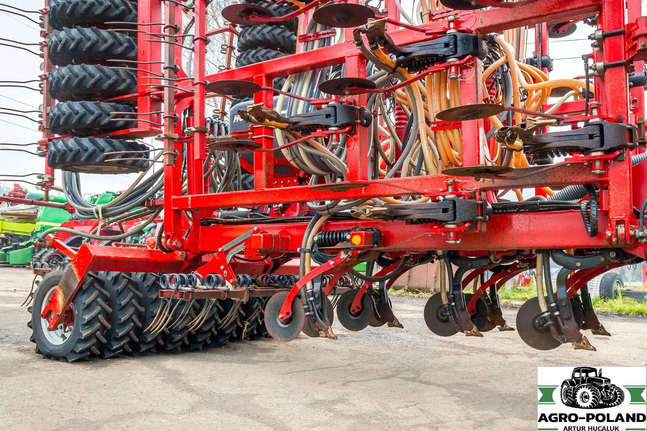 HORSCH 8 SW - 2014 ROK - 1194 H / 3928 HA - NAWOŻENIE - MiniDrill - Combinado de siembra: foto 4 HORSCH 8 SW - 2014 ROK - 1194 H / 3928 HA - NAWOŻENIE - MiniDrill - Combinado de siembra: foto 4