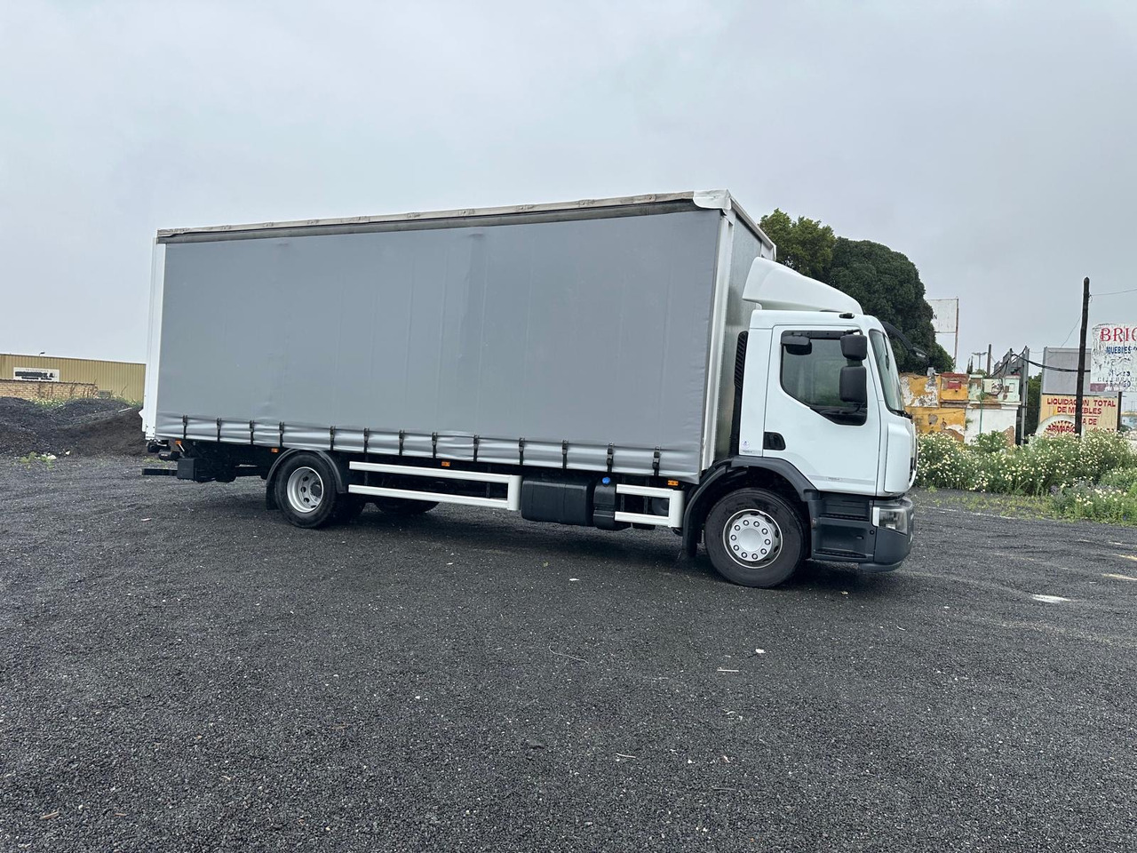 RENAULT PREMIUM 380 - Camión lona: foto 2 RENAULT PREMIUM 380 - Camión lona: foto 2