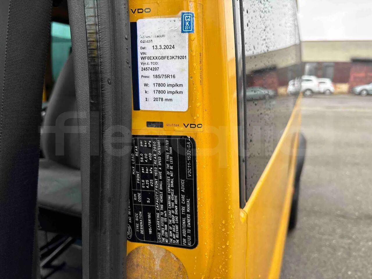 Autobús suburbano Ford Transit: foto 15
