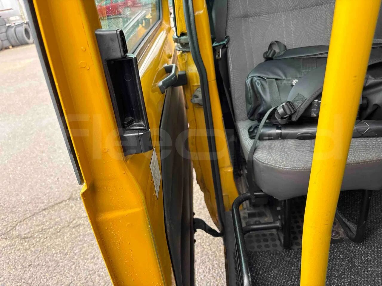 Autobús suburbano Ford Transit: foto 25 Autobús suburbano Ford Transit: foto 25
