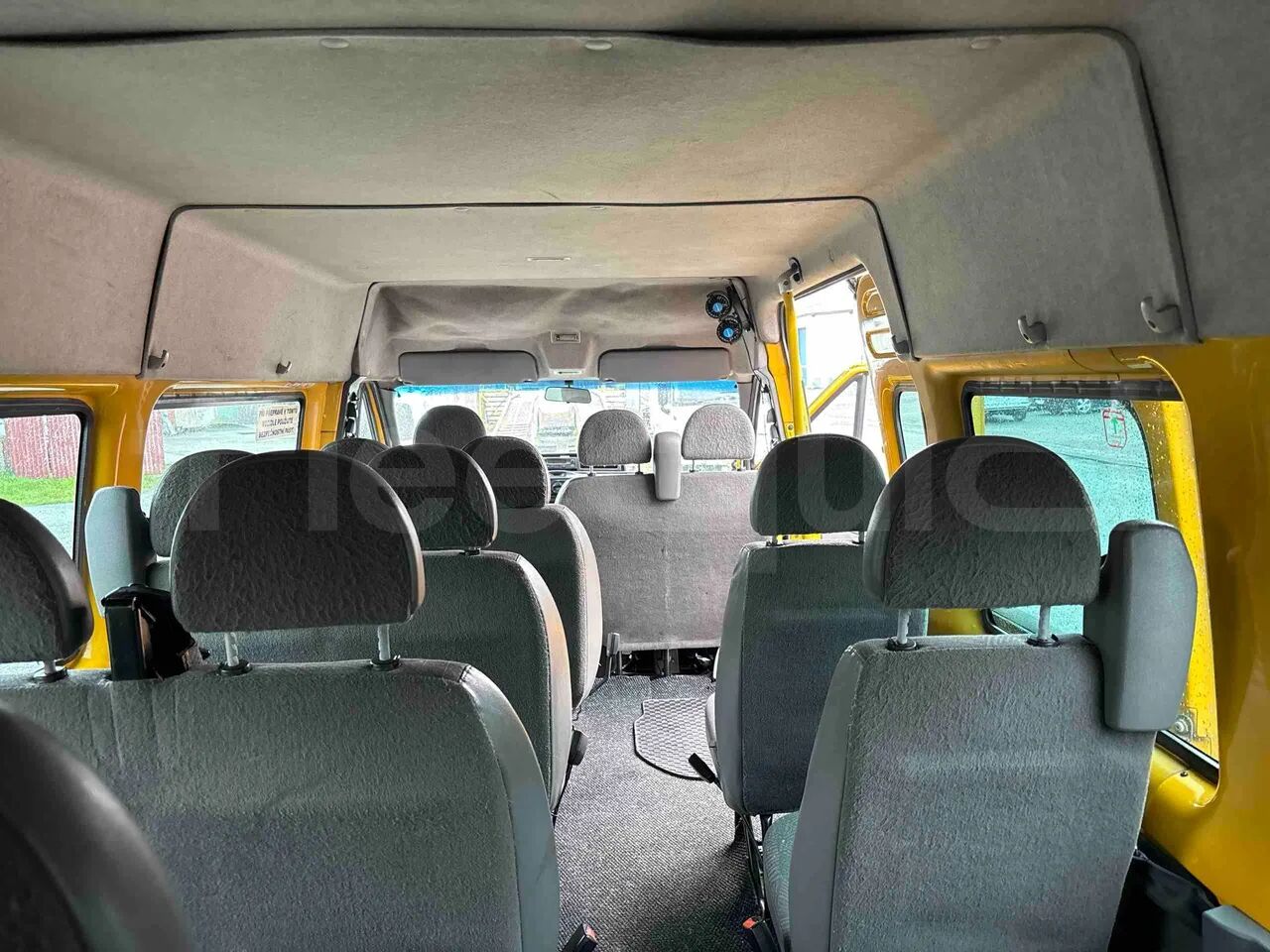 Autobús suburbano Ford Transit: foto 28 Autobús suburbano Ford Transit: foto 28
