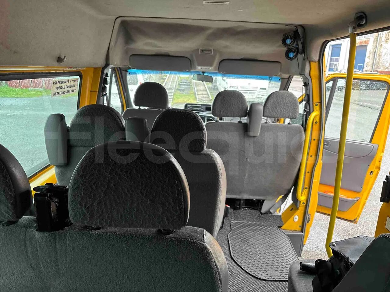 Autobús suburbano Ford Transit: foto 30 Autobús suburbano Ford Transit: foto 30