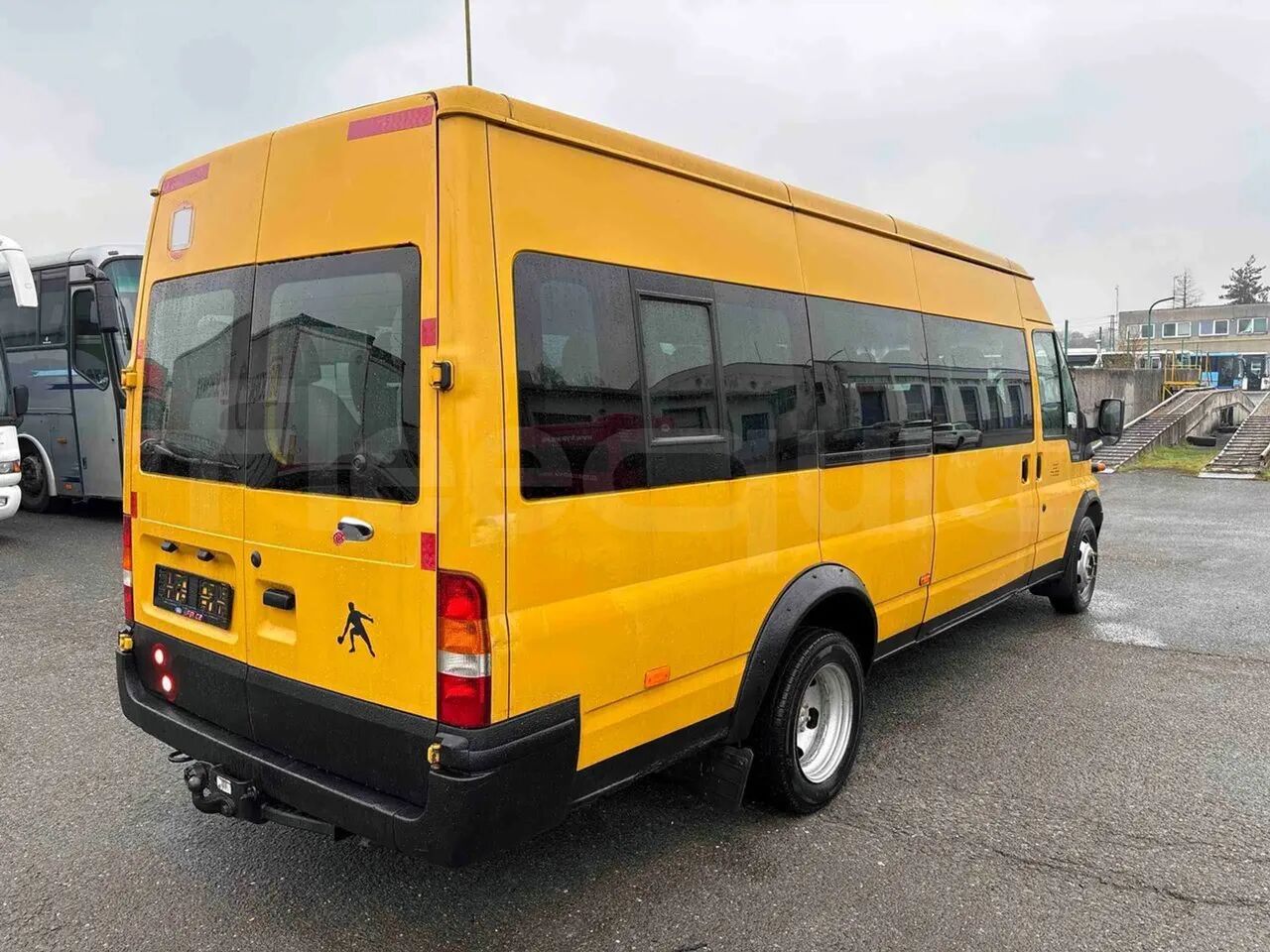 Autobús suburbano Ford Transit: foto 6 Autobús suburbano Ford Transit: foto 6
