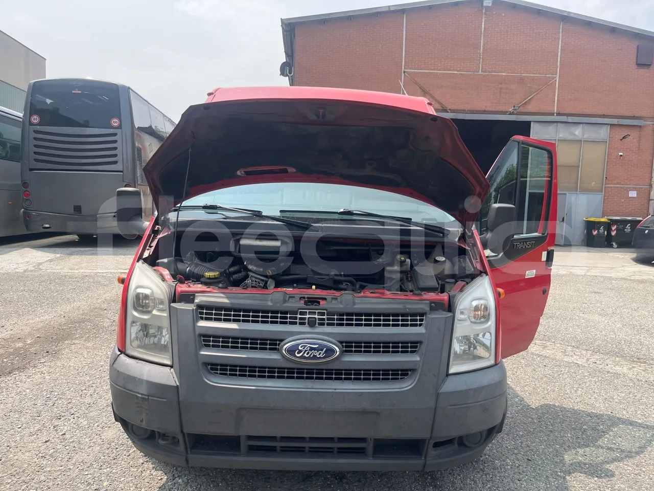 Leasing financiero de  Ford Transit Tourneo leasing Ford Transit Tourneo: foto 12 Leasing financiero de  Ford Transit Tourneo leasing Ford Transit Tourneo: foto 12