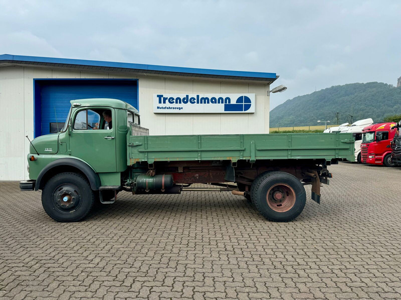Mercedes-Benz LK 1313 Haubenwagen Oldtimer 3 Wischer hohe Scheibe - Volquete camión: foto 1 Mercedes-Benz LK 1313 Haubenwagen Oldtimer 3 Wischer hohe Scheibe - Volquete camión: foto 1