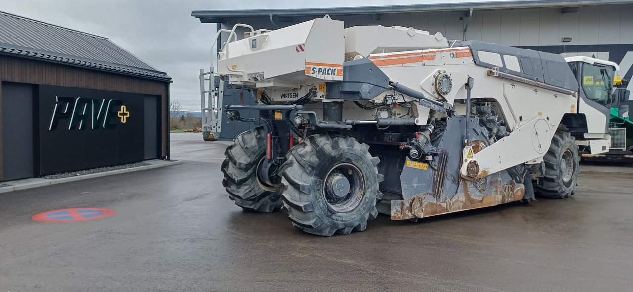 WIRTGEN WR 240i S-PACK - Estabilizador de suelos: foto 5 WIRTGEN WR 240i S-PACK - Estabilizador de suelos: foto 5