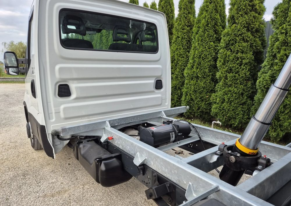 Iveco 35c14 140KM - Volquete furgoneta: foto 4 Iveco 35c14 140KM - Volquete furgoneta: foto 4
