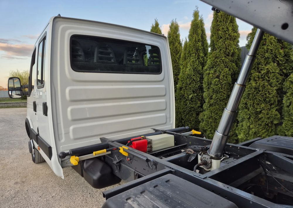 Iveco 50c15 3.0 150KM Brygadówka - Volquete furgoneta: foto 4 Iveco 50c15 3.0 150KM Brygadówka - Volquete furgoneta: foto 4