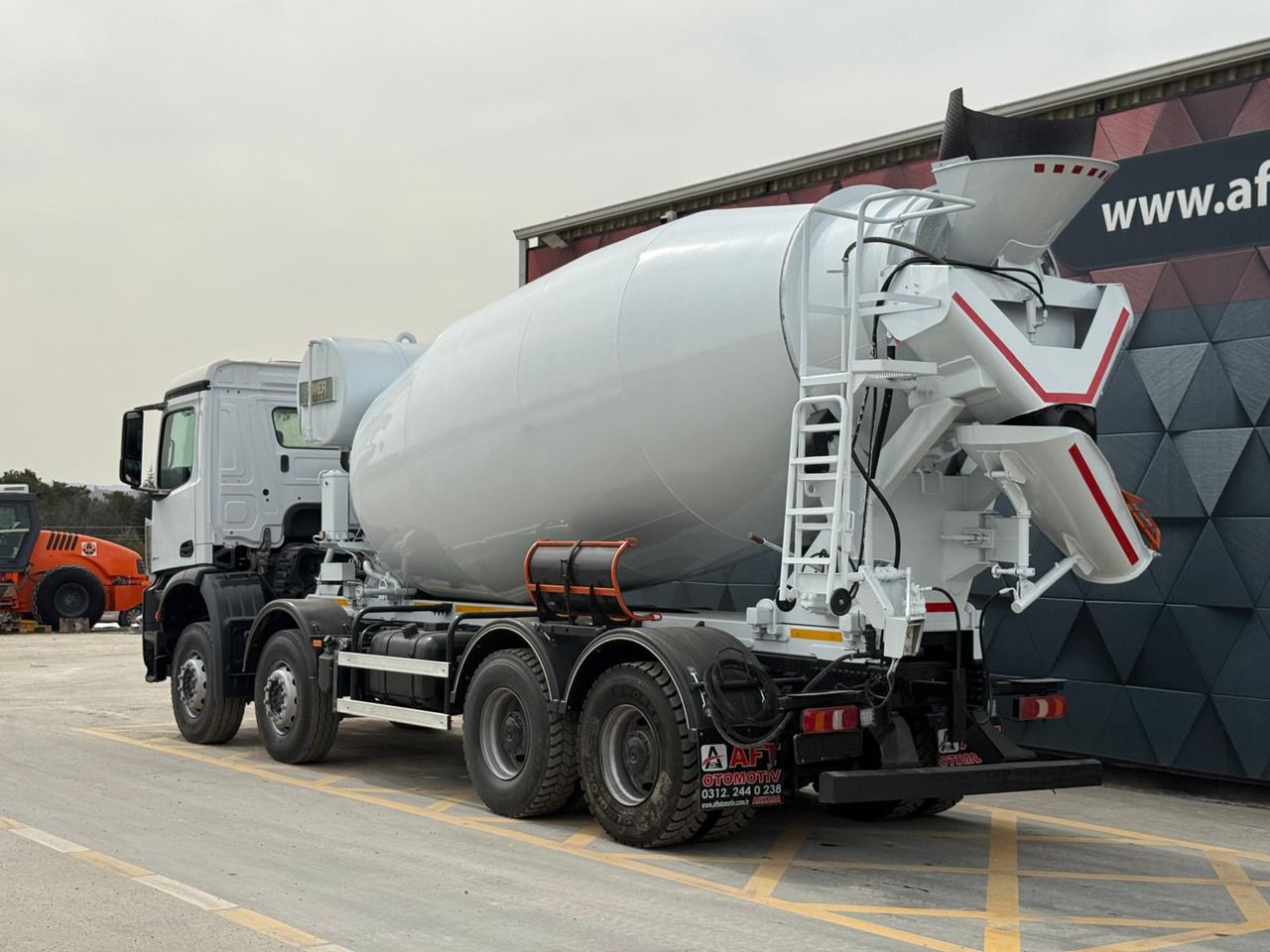 MERCEDES-BENZ 4142 - Camión hormigonera: foto 5 MERCEDES-BENZ 4142 - Camión hormigonera: foto 5