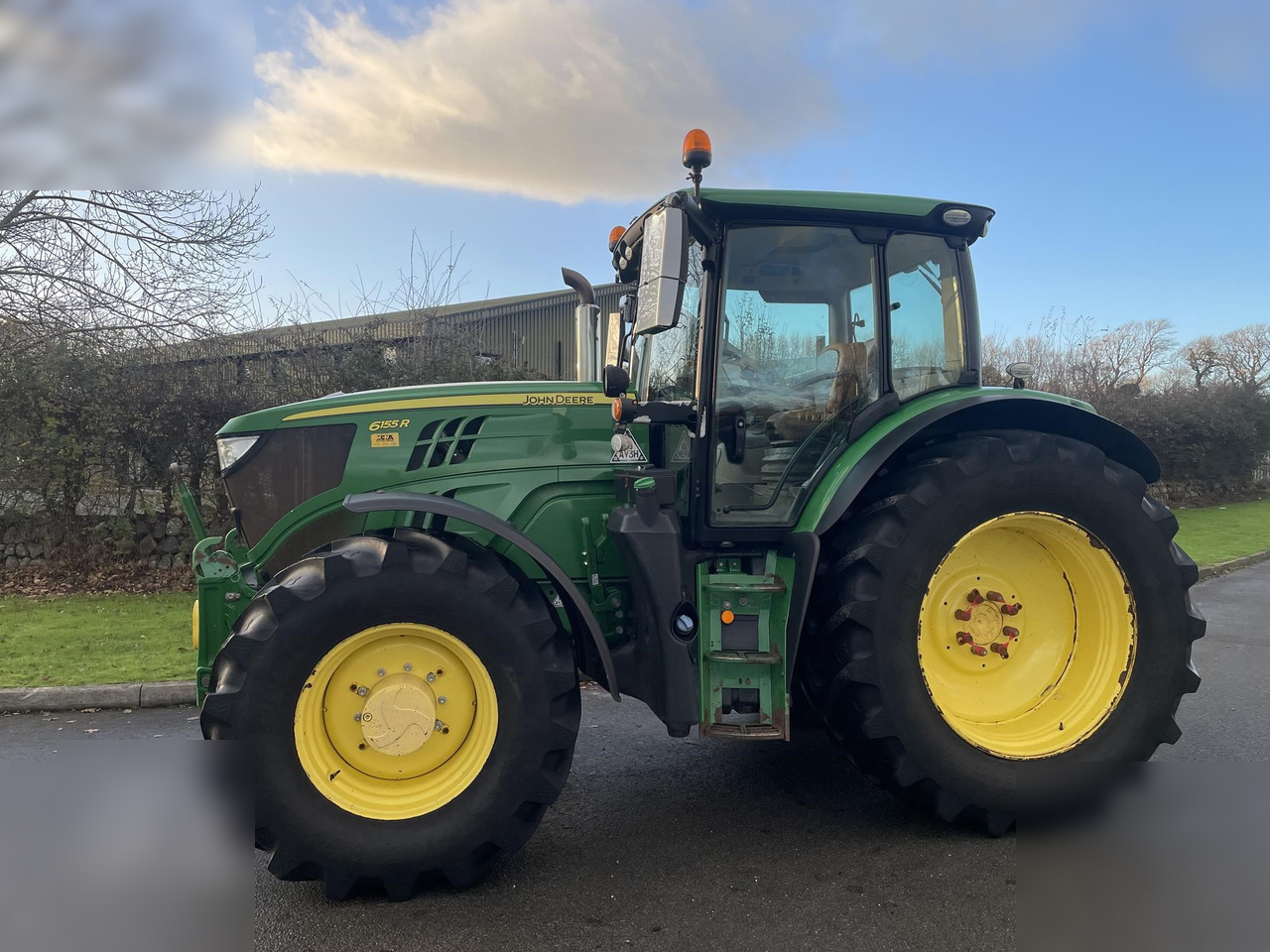 2020 JOHN DEERE 6155R - Tractor: foto 1 2020 JOHN DEERE 6155R - Tractor: foto 1