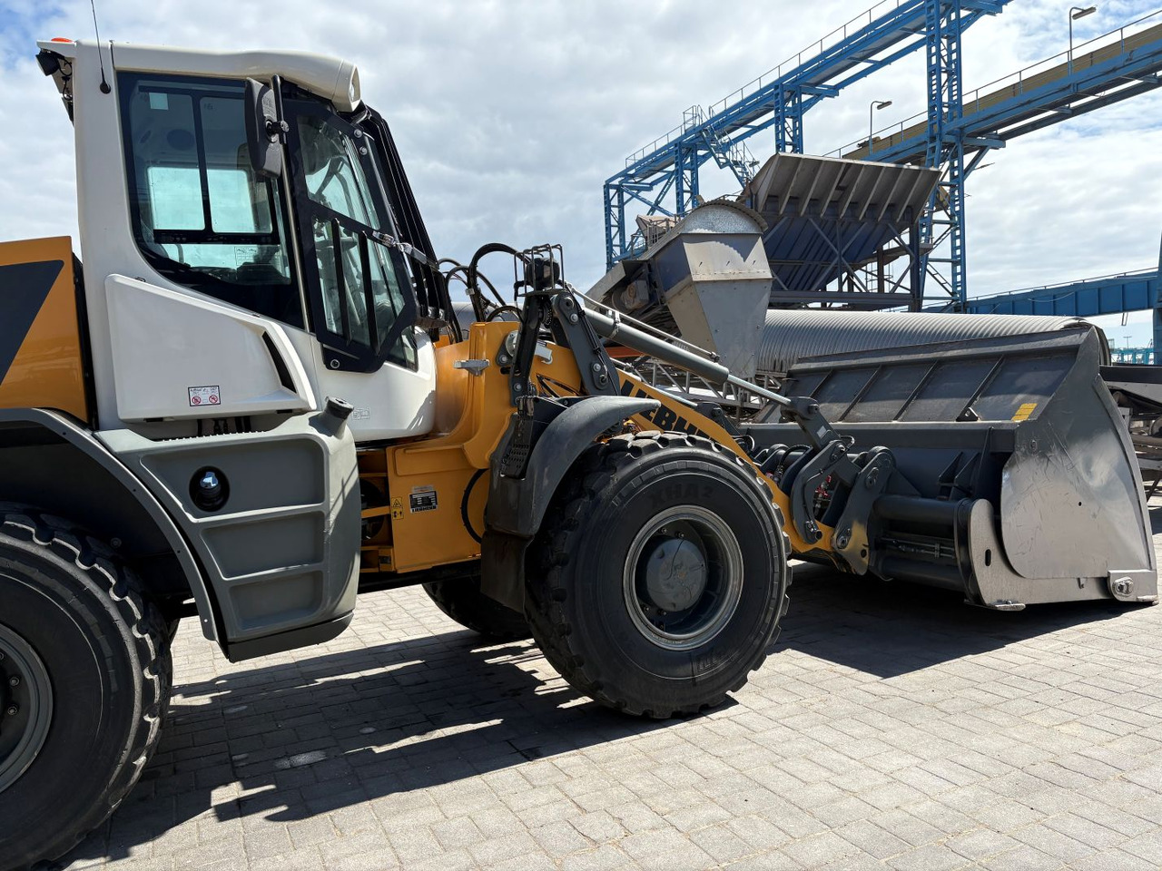 LIEBHERR L538 - Cargadora de ruedas: foto 2 LIEBHERR L538 - Cargadora de ruedas: foto 2