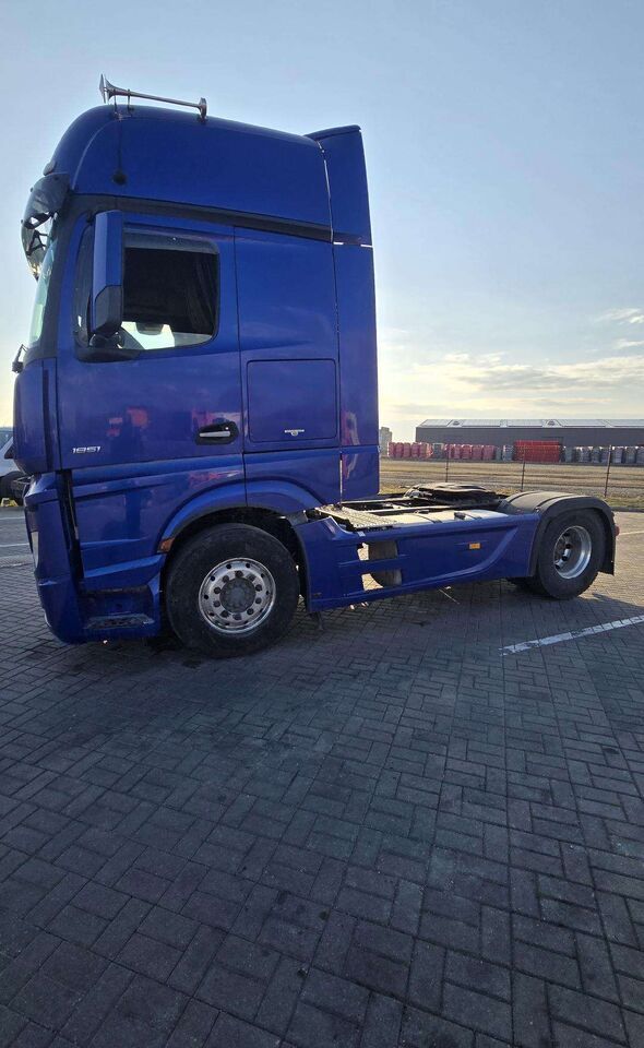 Mercedes-Benz ACTROS 1851 - Cabeza tractora: foto 3 Mercedes-Benz ACTROS 1851 - Cabeza tractora: foto 3