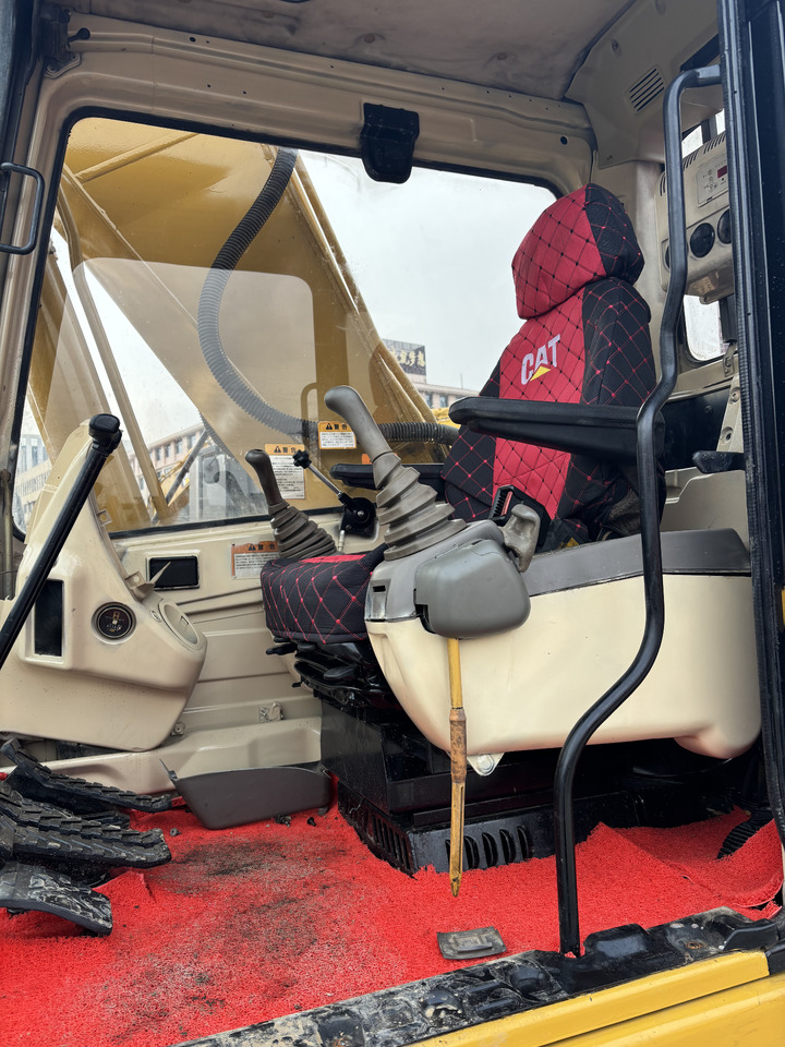 CATERPILLAR 320BL used excavator low price for sale - Excavadora de cadenas: foto 5 CATERPILLAR 320BL used excavator low price for sale - Excavadora de cadenas: foto 5