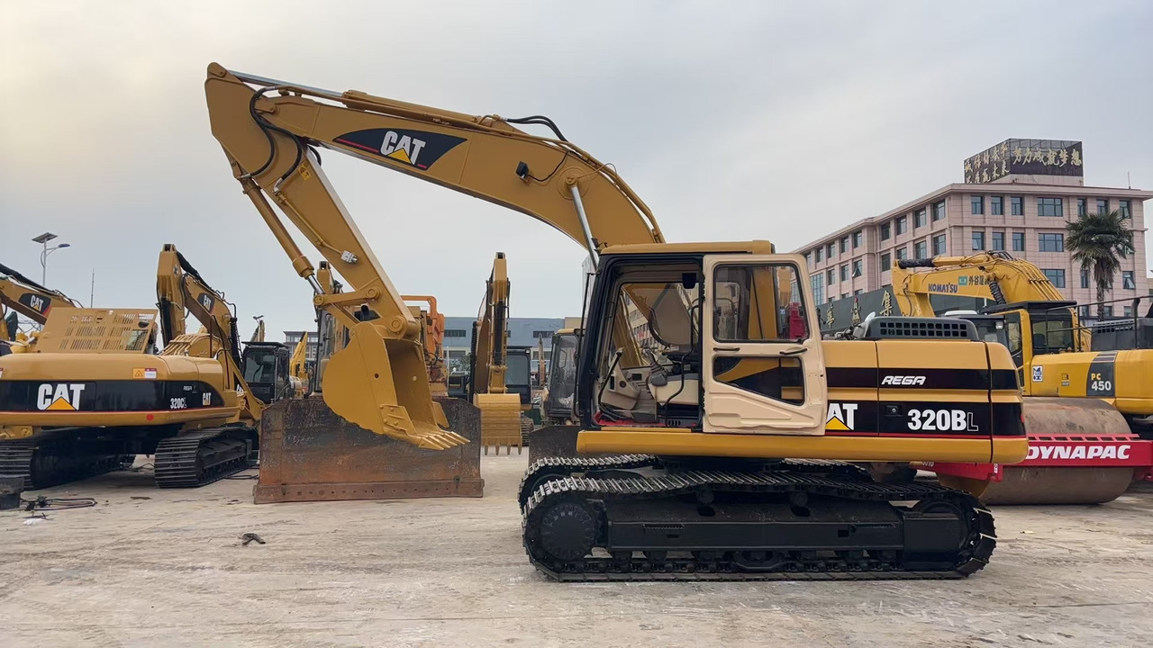 CATERPILLAR 320BL used excavator low price for sale caterpillar - Excavadora de cadenas: foto 1 CATERPILLAR 320BL used excavator low price for sale caterpillar - Excavadora de cadenas: foto 1