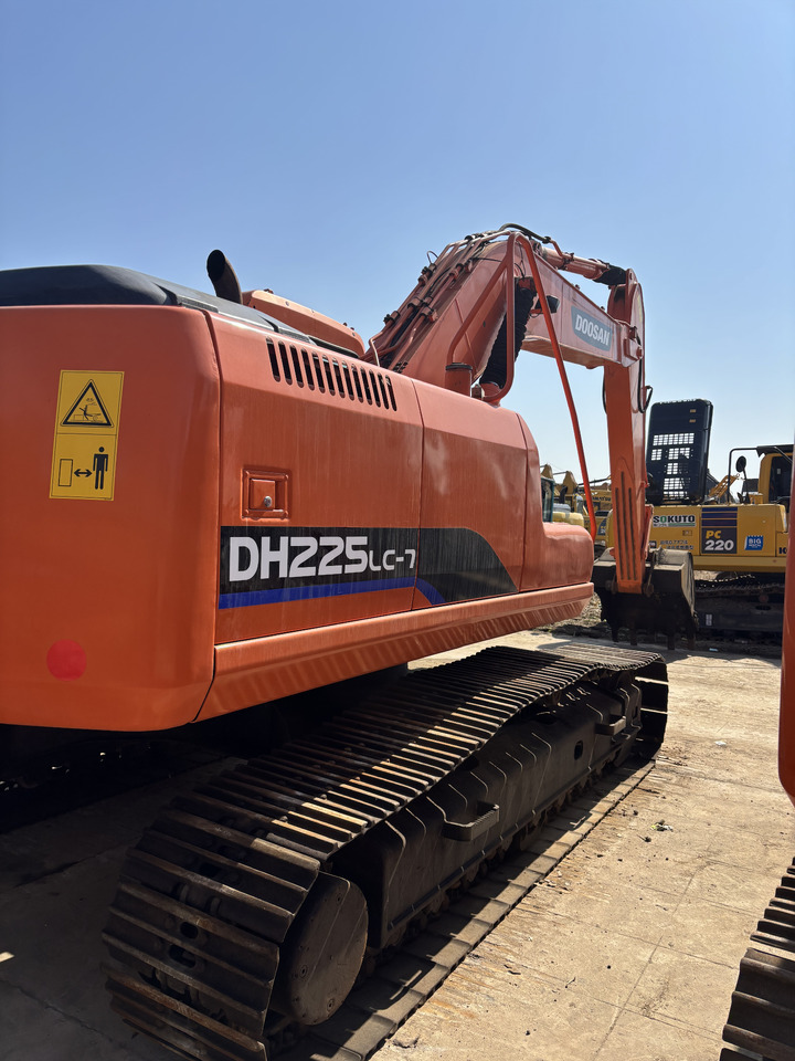 DOOSAN dh225 hot sale used excavator in stock - Excavadora de cadenas: foto 1 DOOSAN dh225 hot sale used excavator in stock - Excavadora de cadenas: foto 1