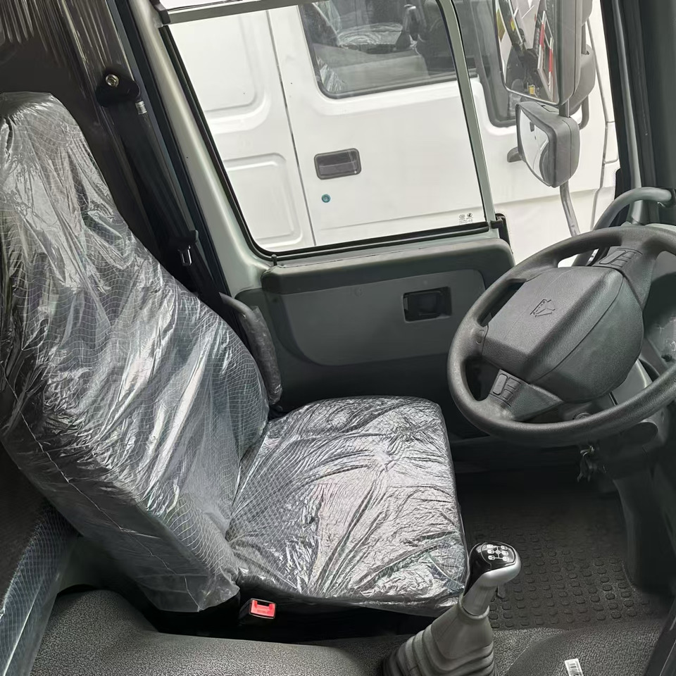 Leasing financiero de SINOTRUK howo 371 6x4 dump truck leasing SINOTRUK howo 371 6x4 dump truck: foto 7 Leasing financiero de SINOTRUK howo 371 6x4 dump truck leasing SINOTRUK howo 371 6x4 dump truck: foto 7