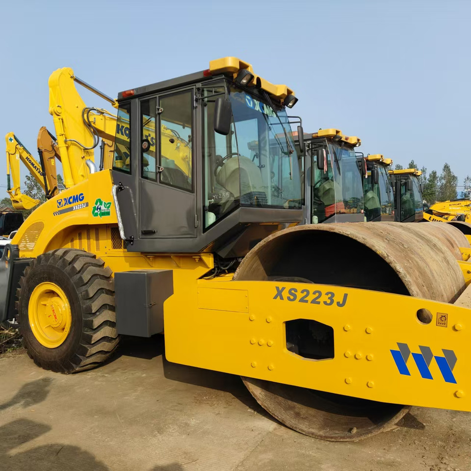 XCMG XS223J used road roller low hours factory price - Apisonadora de asfalto: foto 1 XCMG XS223J used road roller low hours factory price - Apisonadora de asfalto: foto 1