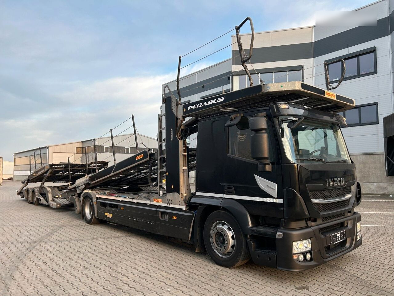 IVECO Stralis 460 - Portavehículos camión: foto 4 IVECO Stralis 460 - Portavehículos camión: foto 4