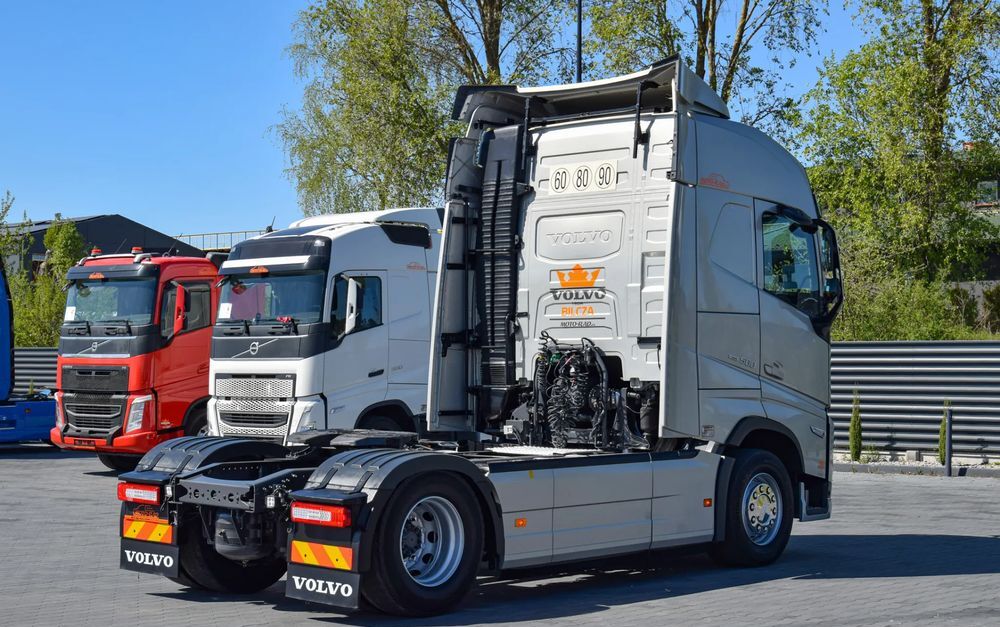 Volvo FH500 / EURO 6 / NOWY MODEL / KLIMATYZACJA POSTOJOWA / ACC / LEDY / 2 ZBIORNIKI / 2021 / SERWISOWANY / SPROWADZONY - Cabeza tractora: foto 5 Volvo FH500 / EURO 6 / NOWY MODEL / KLIMATYZACJA POSTOJOWA / ACC / LEDY / 2 ZBIORNIKI / 2021 / SERWISOWANY / SPROWADZONY - Cabeza tractora: foto 5