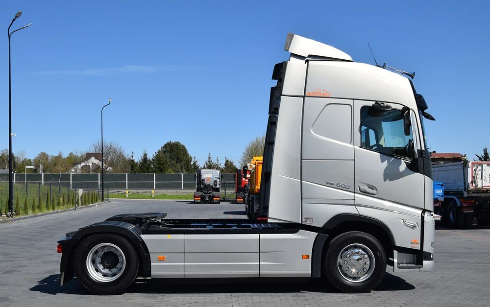 Volvo FH500 / EURO 6 / NOWY MODEL / KLIMATYZACJA POSTOJOWA / ACC / LEDY / 2 ZBIORNIKI / 2021 / SERWISOWANY / SPROWADZONY - Cabeza tractora: foto 4 Volvo FH500 / EURO 6 / NOWY MODEL / KLIMATYZACJA POSTOJOWA / ACC / LEDY / 2 ZBIORNIKI / 2021 / SERWISOWANY / SPROWADZONY - Cabeza tractora: foto 4