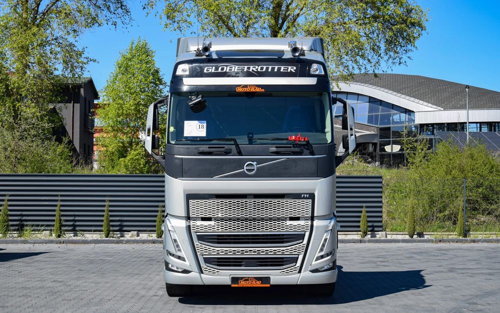 Volvo FH500 / EURO 6 / NOWY MODEL / KLIMATYZACJA POSTOJOWA / ACC / LEDY / 2 ZBIORNIKI / 2021 / SERWISOWANY / SPROWADZONY - Cabeza tractora: foto 2 Volvo FH500 / EURO 6 / NOWY MODEL / KLIMATYZACJA POSTOJOWA / ACC / LEDY / 2 ZBIORNIKI / 2021 / SERWISOWANY / SPROWADZONY - Cabeza tractora: foto 2