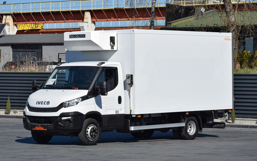 Iveco DAILY 70C18 / 3.0 - 180 KM / AUTOMAT HI-MATIC / 3 OSOBY / CHŁODNIA - MROŹNIA 4,55 M / AGREGAD FRIGOBLOCK / WINDA SORENSEN / KLIMA / TEMPOMAT / KAMERA COFANIA / REGULOWANE ZAWIESZENIE / SERWISOWA - Frigorífico camión: foto 1 Iveco DAILY 70C18 / 3.0 - 180 KM / AUTOMAT HI-MATIC / 3 OSOBY / CHŁODNIA - MROŹNIA 4,55 M / AGREGAD FRIGOBLOCK / WINDA SORENSEN / KLIMA / TEMPOMAT / KAMERA COFANIA / REGULOWANE ZAWIESZENIE / SERWISOWA - Frigorífico camión: foto 1