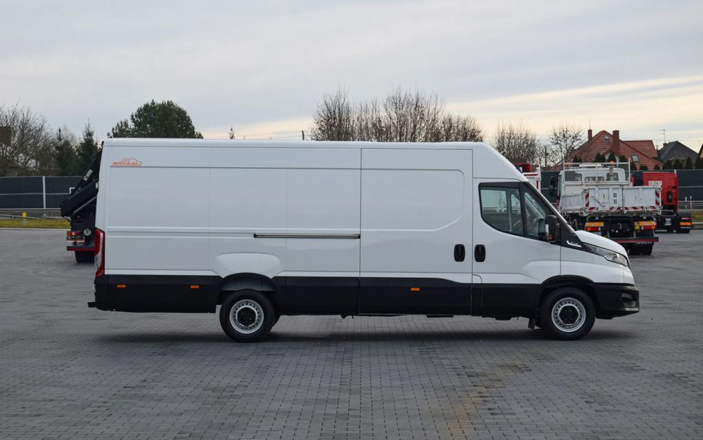 Iveco DAILY MAXI 35S14 / 2.3 - 140 KM / AUTOMAT HI-MATIC / NOWY MODEL / 3 OSOBY / DOSTAWCZE / BLASZAK / KAMERA COFANIA / TEMPOMAT / KLIMA / 2022 / SERWISOWANY / SPROWADZONY Z NIEMIEC - Furgón: foto 4 Iveco DAILY MAXI 35S14 / 2.3 - 140 KM / AUTOMAT HI-MATIC / NOWY MODEL / 3 OSOBY / DOSTAWCZE / BLASZAK / KAMERA COFANIA / TEMPOMAT / KLIMA / 2022 / SERWISOWANY / SPROWADZONY Z NIEMIEC - Furgón: foto 4