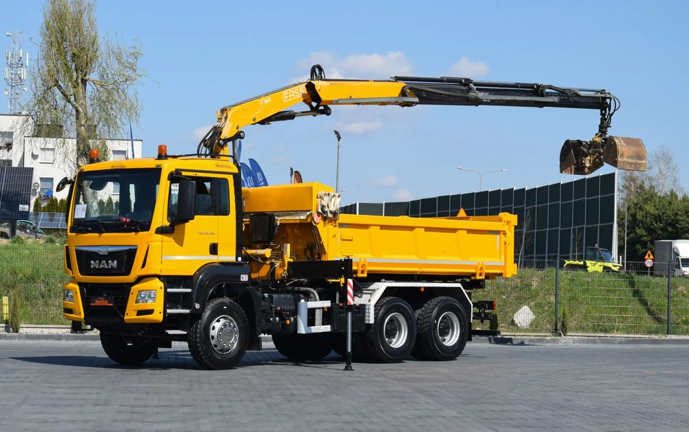 MAN TGS 26.400 / 6x4 / EURO 6 / UDT / HDS FASSI 165 / WYSUW x3 / ROTATOR / CHWYTAK / STEROWANIE RADIOWE / WZMOCNIONA RAMA / WYWROTKA / HYDROBURTA / AUTOMAT / 2017 / NOWE OPONY - 100% / NISKI PRZEBIEG - Volquete camión: foto 1 MAN TGS 26.400 / 6x4 / EURO 6 / UDT / HDS FASSI 165 / WYSUW x3 / ROTATOR / CHWYTAK / STEROWANIE RADIOWE / WZMOCNIONA RAMA / WYWROTKA / HYDROBURTA / AUTOMAT / 2017 / NOWE OPONY - 100% / NISKI PRZEBIEG - Volquete camión: foto 1