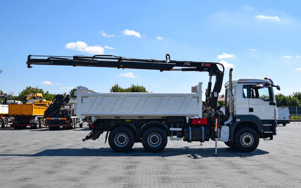 MAN TGS 33.360 / 6x4 / HDS HIAB 122 E-2 HIDUO / STEROWANIE RADIOWE / WYWROTKA / HYDROBURTA / AUTOMAT / KLIMA / TEMPOMAT / KAMERA COFANIA / SPROWADZONY - Volquete camión, Camión grúa: foto 4 MAN TGS 33.360 / 6x4 / HDS HIAB 122 E-2 HIDUO / STEROWANIE RADIOWE / WYWROTKA / HYDROBURTA / AUTOMAT / KLIMA / TEMPOMAT / KAMERA COFANIA / SPROWADZONY - Volquete camión, Camión grúa: foto 4