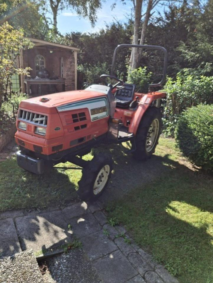 Kleintraktor Hinomoto-Kubota 21 PS - Tractor viñedo/ Frutero: foto 1 Kleintraktor Hinomoto-Kubota 21 PS - Tractor viñedo/ Frutero: foto 1