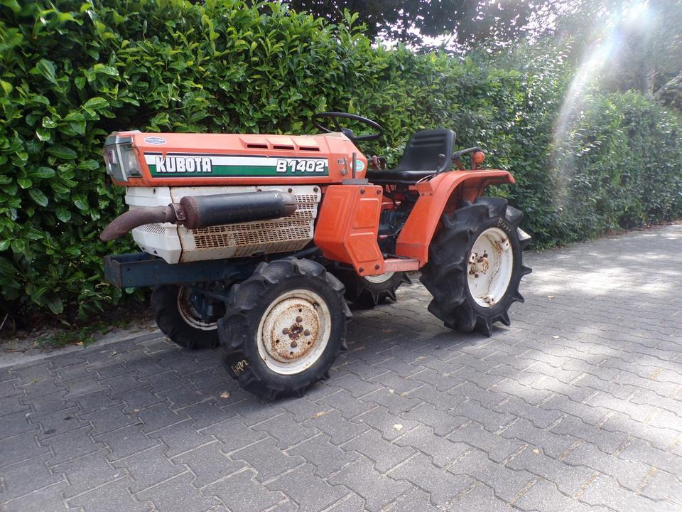 Kleintraktor Kubota B1402 - Tractor viñedo/ Frutero: foto 1 Kleintraktor Kubota B1402 - Tractor viñedo/ Frutero: foto 1