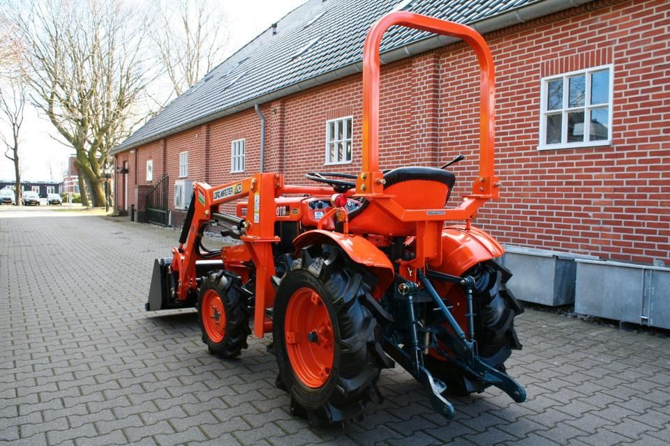 Kleintraktor Kubota B7000 mit Frontlader - Tractor viñedo/ Frutero: foto 3 Kleintraktor Kubota B7000 mit Frontlader - Tractor viñedo/ Frutero: foto 3