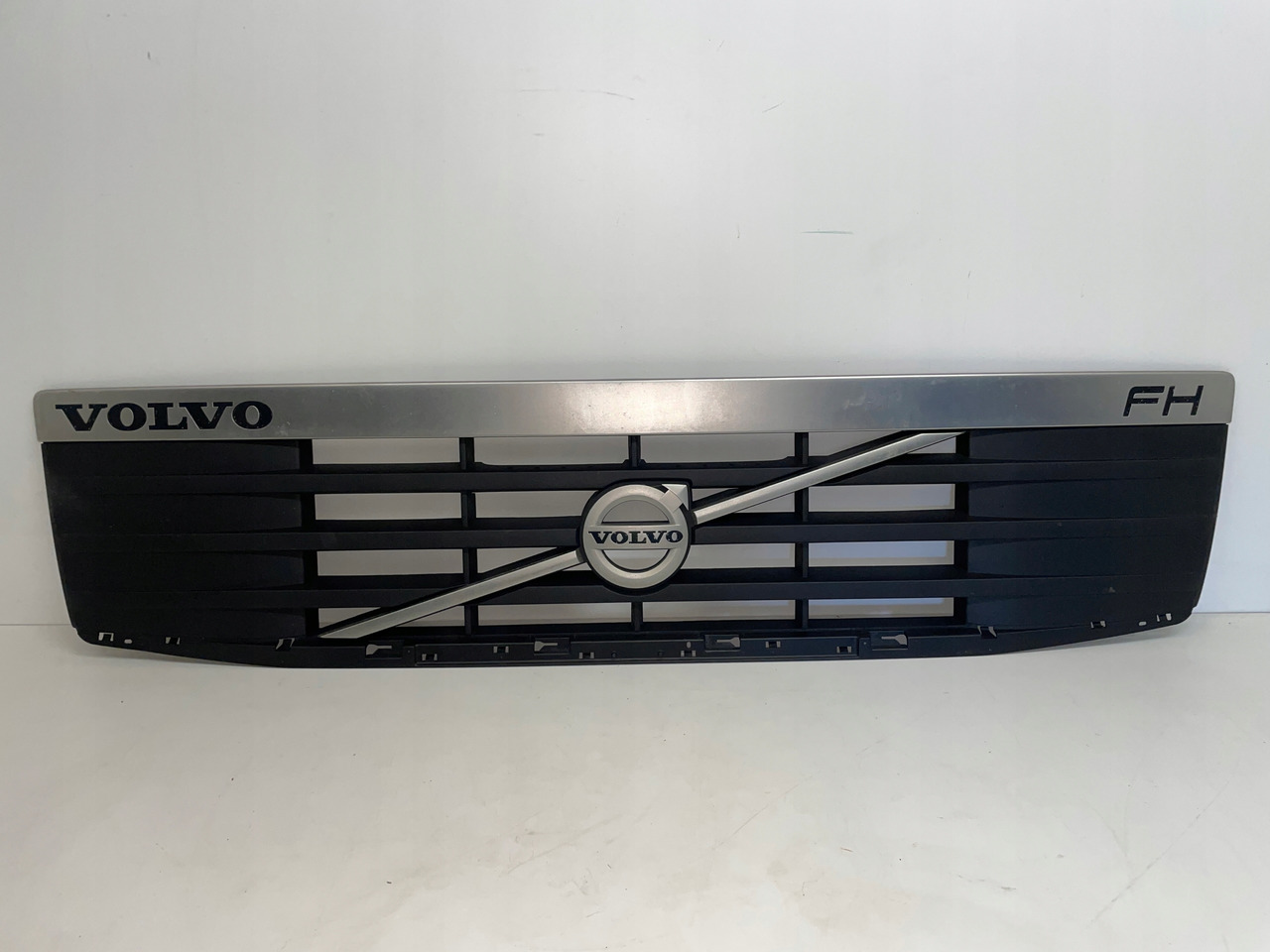 GRILL MASKI ATRAPA VOLVO FH13 FH 13 82255255 - Capota para Camión: foto 1 GRILL MASKI ATRAPA VOLVO FH13 FH 13 82255255 - Capota para Camión: foto 1