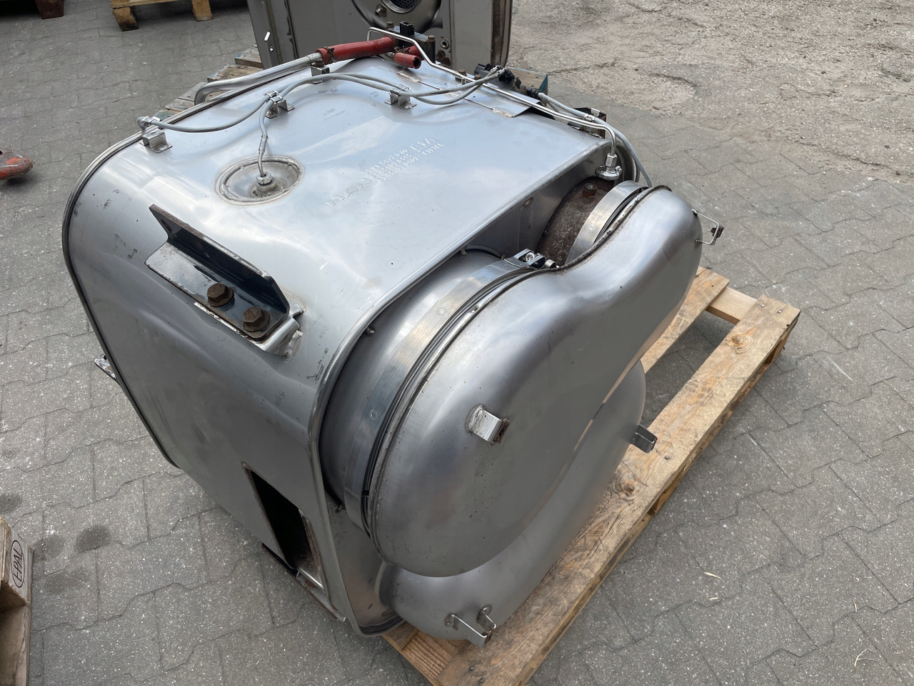 KATALIZATOR MAN TGX TGS EURO 6 DPF TŁUMIK WYDECH 81151036115 - Tubo de escape para Camión: foto 3 KATALIZATOR MAN TGX TGS EURO 6 DPF TŁUMIK WYDECH 81151036115 - Tubo de escape para Camión: foto 3