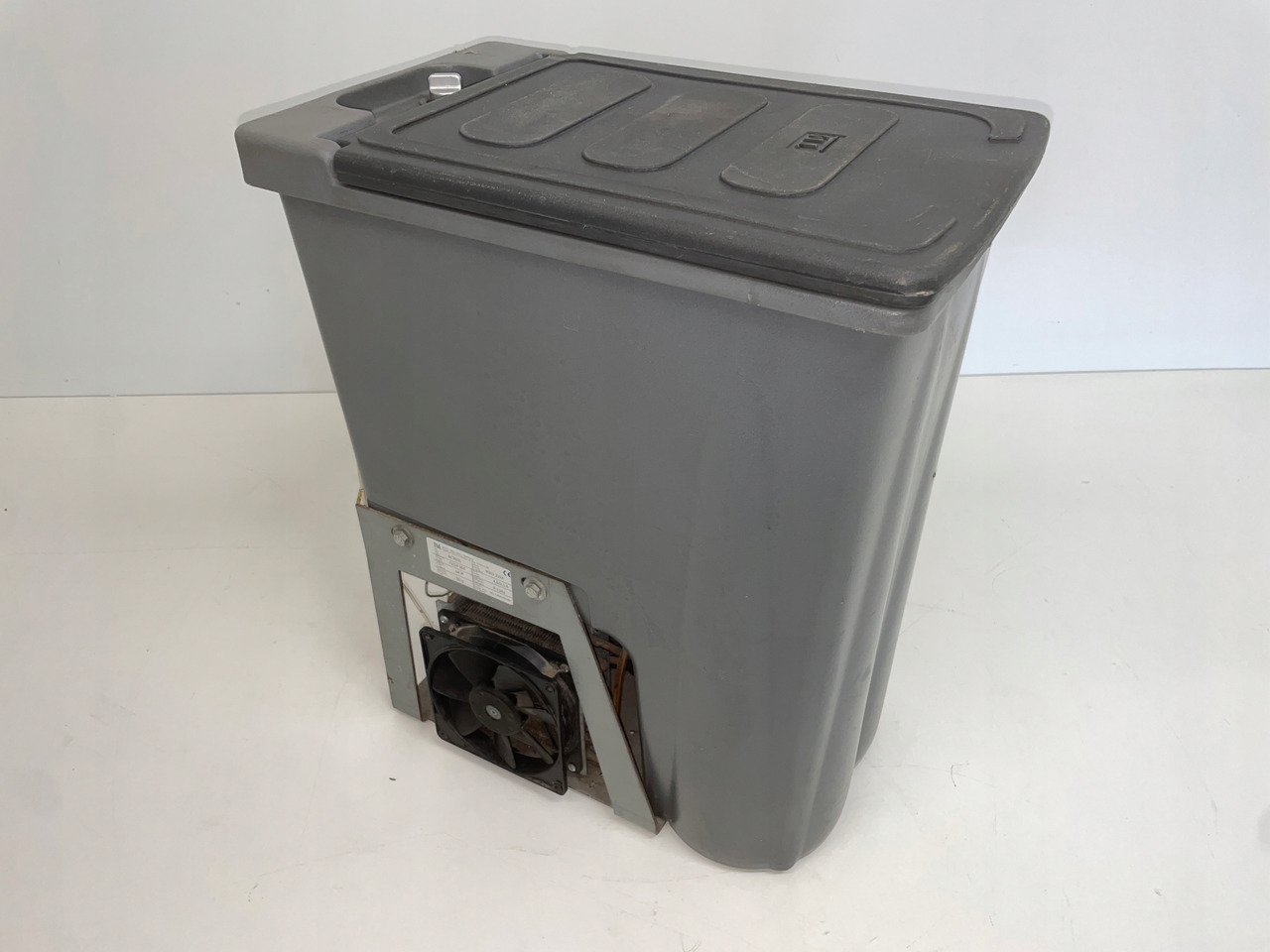 LODÓWKA CHŁODZIARKA MERCEDES ACTROS 80032324 - Cabina e interior para Camión: foto 3 LODÓWKA CHŁODZIARKA MERCEDES ACTROS 80032324 - Cabina e interior para Camión: foto 3