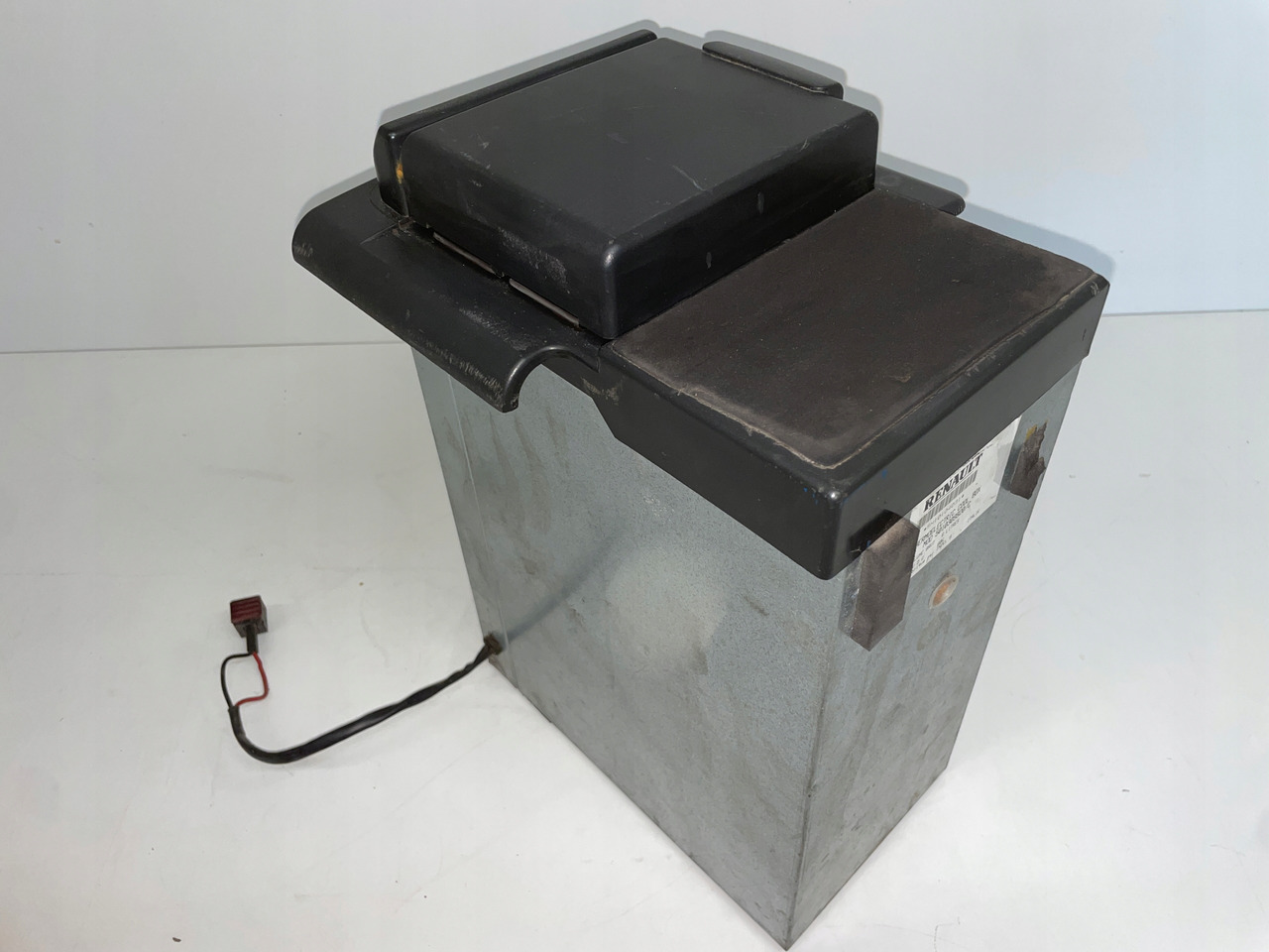 LODÓWKA CHŁODZIARKA RENAULT MAGNUM DXI 24V 6L 60W 5010309920 - Cabina e interior para Camión: foto 3 LODÓWKA CHŁODZIARKA RENAULT MAGNUM DXI 24V 6L 60W 5010309920 - Cabina e interior para Camión: foto 3