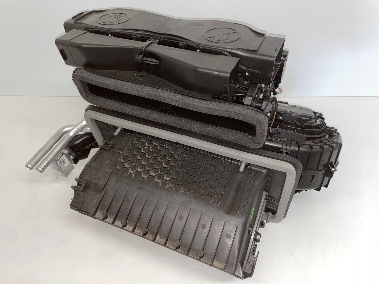 NAGRZEWNICA MAN TG3 TGX 3 TGX-3 81619006459 - Ventilador de habitáculo para Camión: foto 3 NAGRZEWNICA MAN TG3 TGX 3 TGX-3 81619006459 - Ventilador de habitáculo para Camión: foto 3