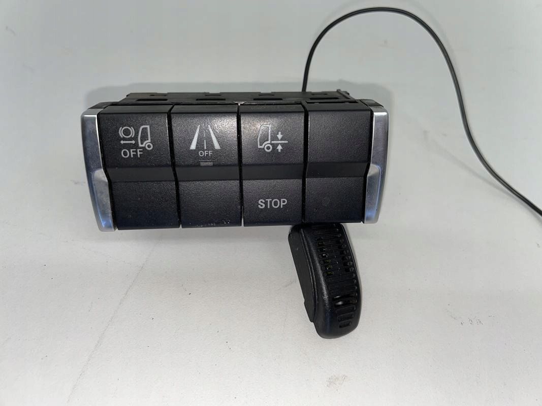 WŁĄCZNIK PANEL STERUJĄCY ACTROS MP4 A9605400246 - Salpicadero para Camión: foto 1 WŁĄCZNIK PANEL STERUJĄCY ACTROS MP4 A9605400246 - Salpicadero para Camión: foto 1