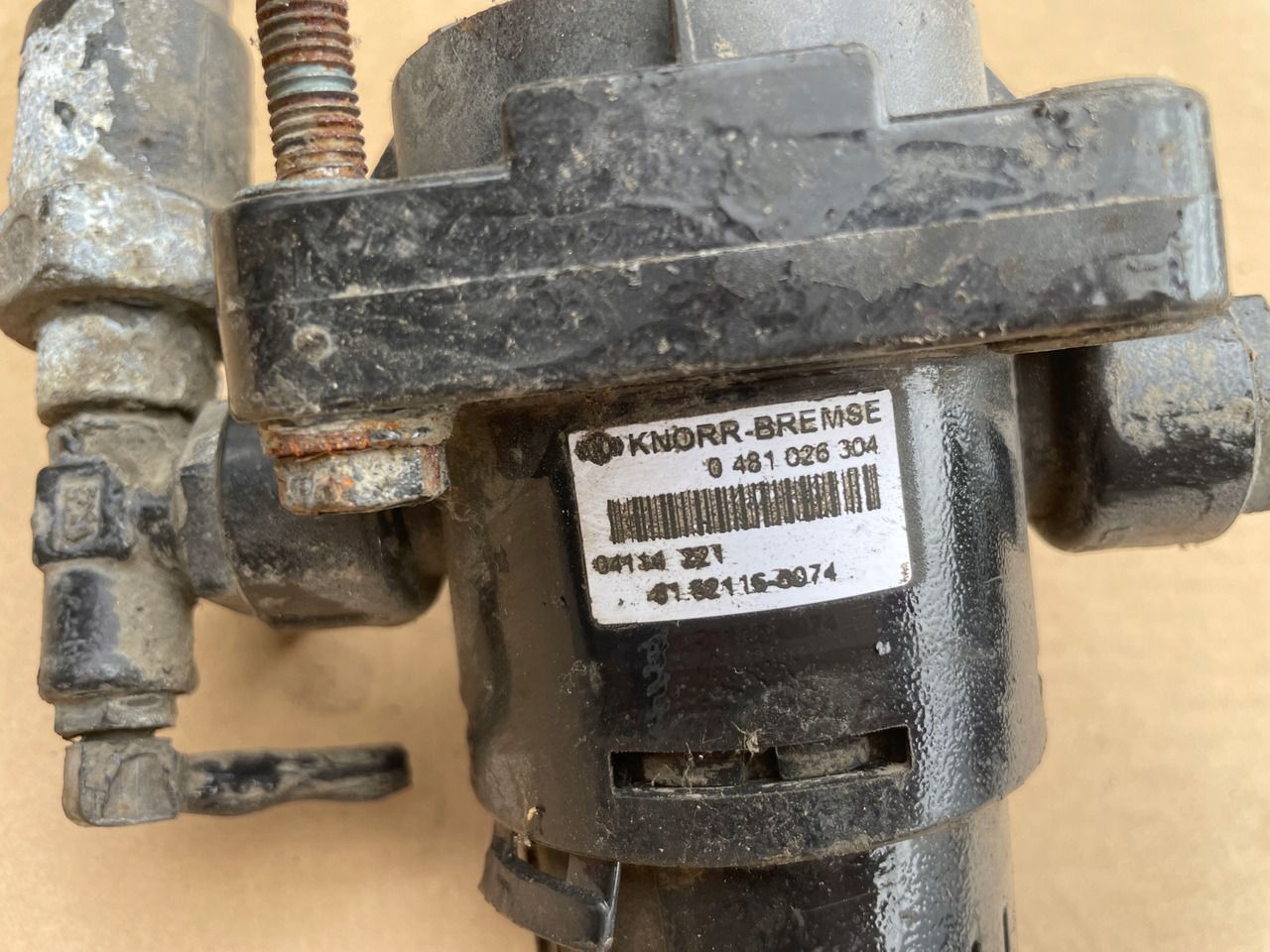 ZAWÓR HAMULCA RĘCZNEGO WABCO MAN TGX TGA TGS 81521166075 - Válvula de freno para Camión: foto 3 ZAWÓR HAMULCA RĘCZNEGO WABCO MAN TGX TGA TGS 81521166075 - Válvula de freno para Camión: foto 3