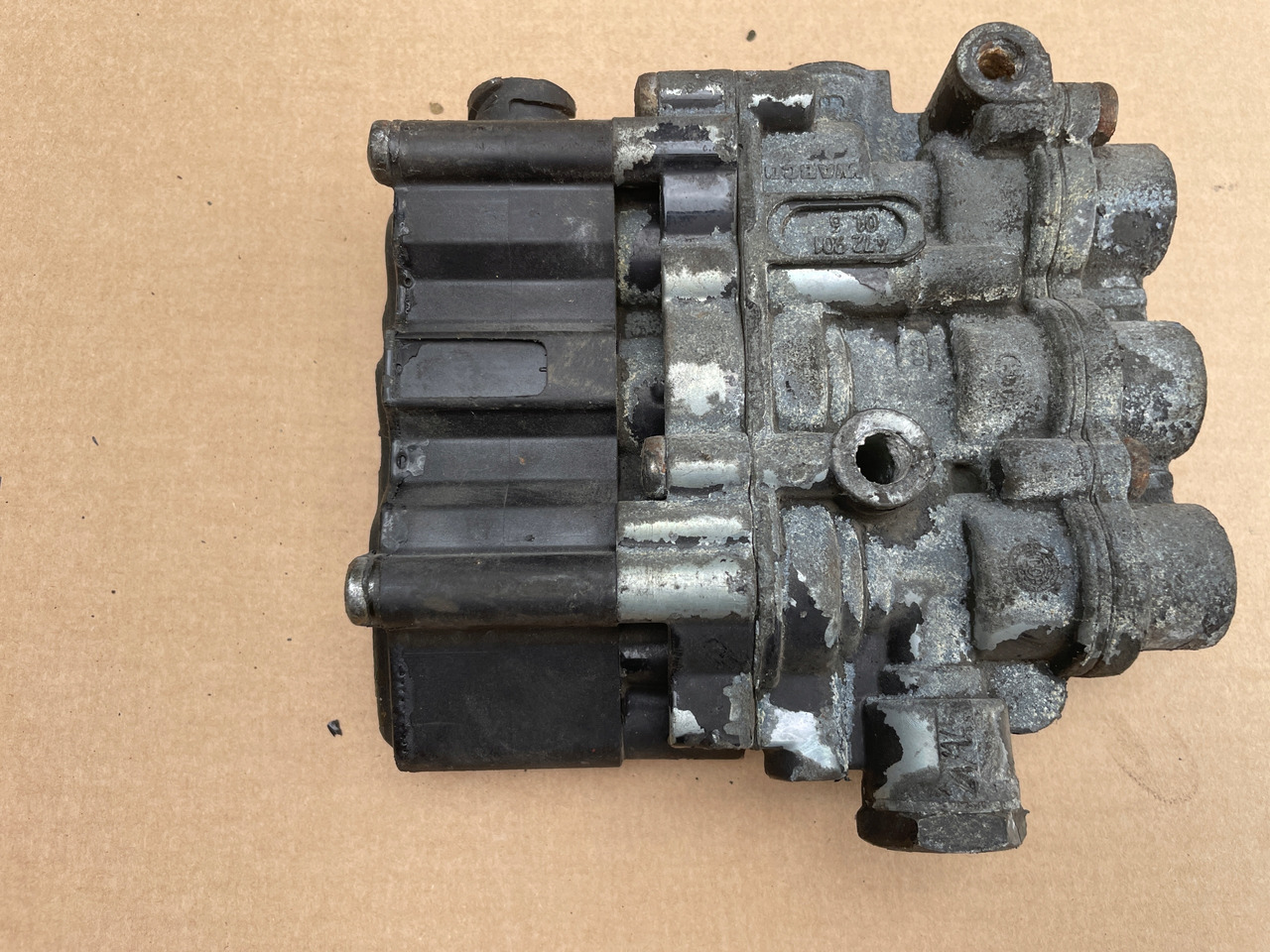 ZAWÓR PODUSZEK MERCEDES ACTROS MP 4 MP4 A0013270725 - Válvula de freno para Camión: foto 1 ZAWÓR PODUSZEK MERCEDES ACTROS MP 4 MP4 A0013270725 - Válvula de freno para Camión: foto 1