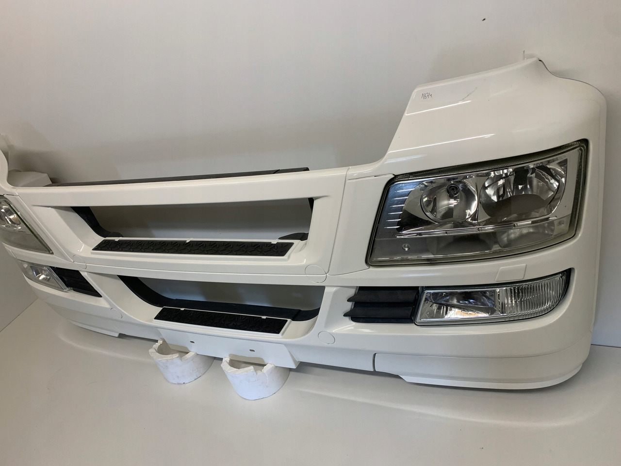 ZDERZAK XENON MAN TGS - Parachoques para Camión: foto 5 ZDERZAK XENON MAN TGS - Parachoques para Camión: foto 5