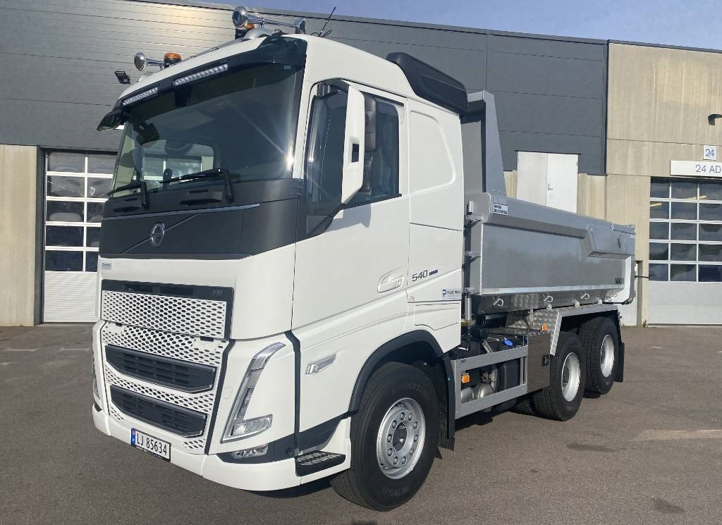 Volvo FH540 6x4 - Volquete camión: foto 1 Volvo FH540 6x4 - Volquete camión: foto 1