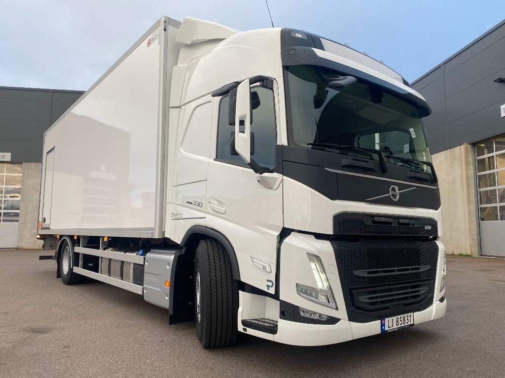 Volvo FM330 - Leie? - Camión caja cerrada: foto 1 Volvo FM330 - Leie? - Camión caja cerrada: foto 1