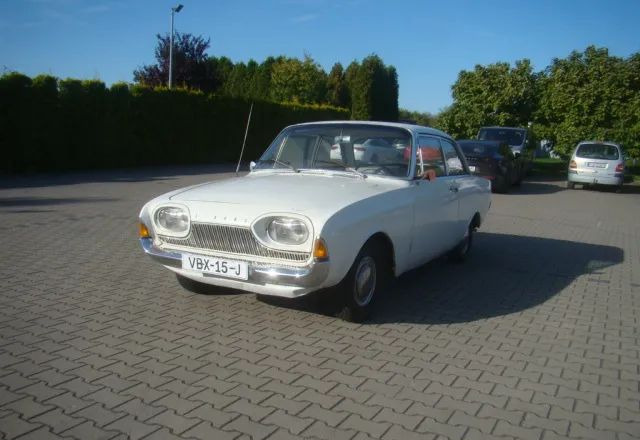 Ford Taunus - Sedan: foto 1 Ford Taunus - Sedan: foto 1