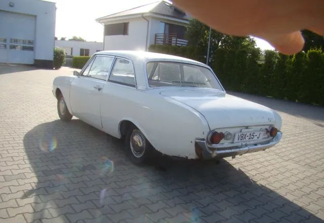 Ford Taunus - Coche: foto 3 Ford Taunus - Coche: foto 3