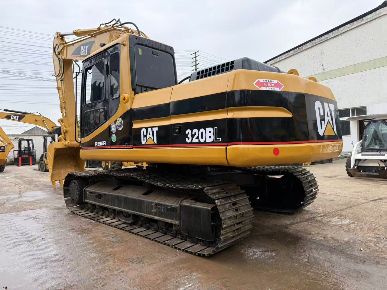 Caterpillar 320BL - Excavadora de cadenas: foto 2 Caterpillar 320BL - Excavadora de cadenas: foto 2