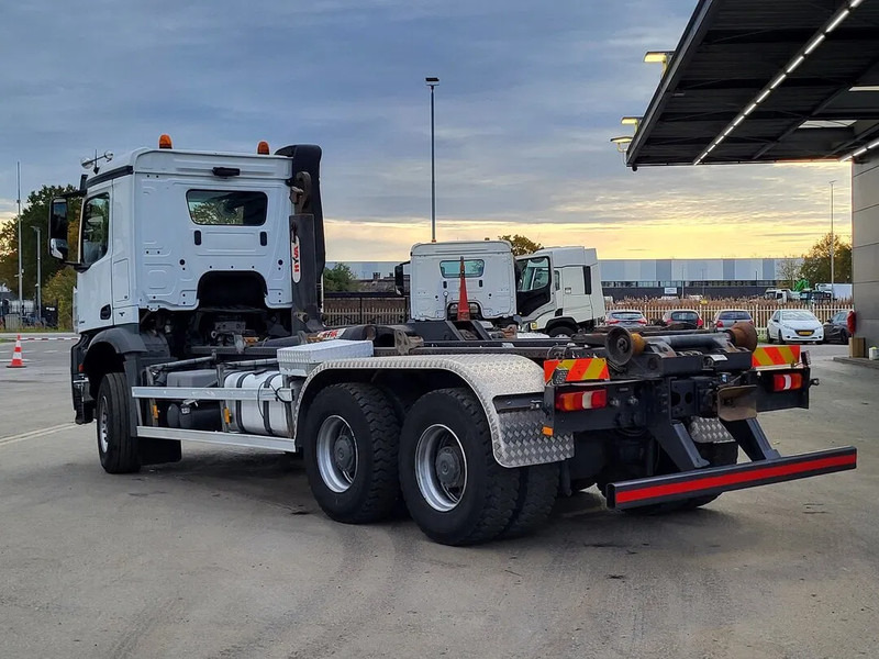 Mercedes-Benz Arocs 3342 Arocs - Camión con equipo de cable: foto 2 Mercedes-Benz Arocs 3342 Arocs - Camión con equipo de cable: foto 2